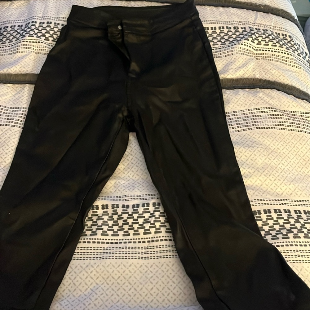 I’m selling: teen skinny jeans:  60%viscose,33% polamide, 7% spandex